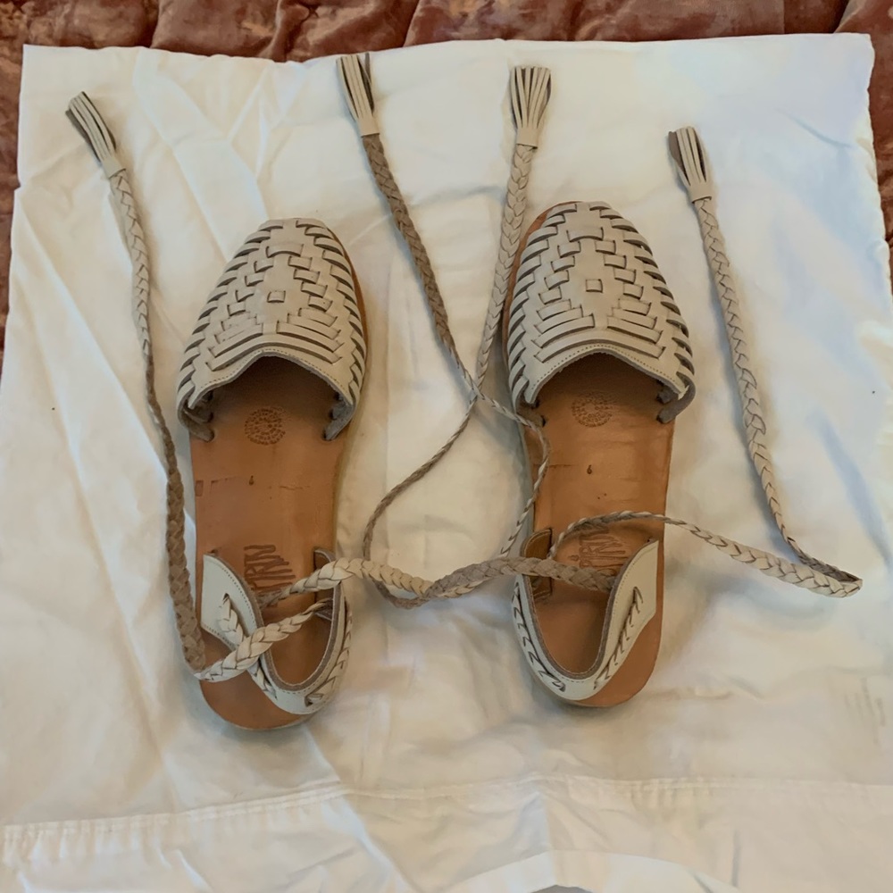 NWOT Espiritu Platform strappy espadrilles